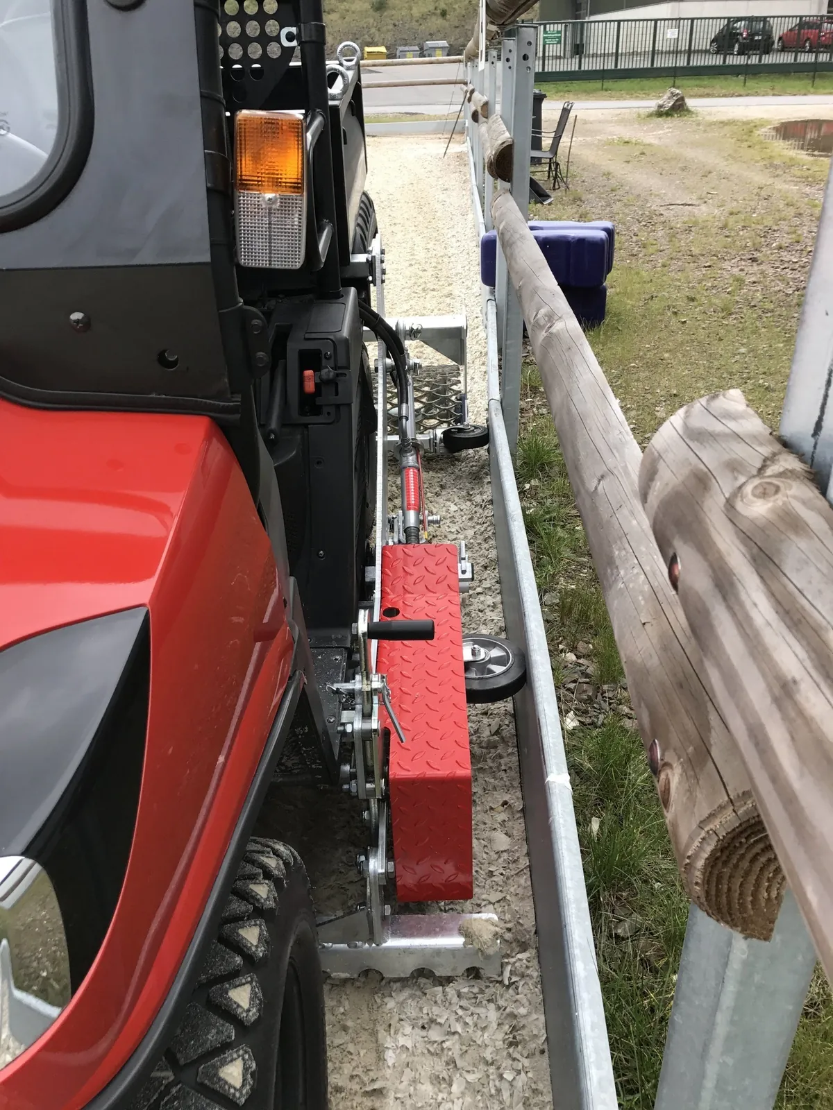 Floor-Care TWO IN ONE: bandenbeschermingswiel langs de bande